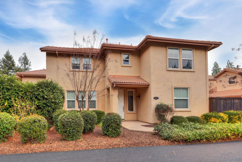 2025 Catalina Dr.